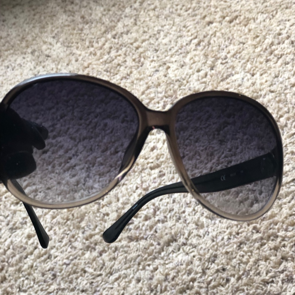 Authentic Michael Kors Sunglasses - Picture 3 of 3